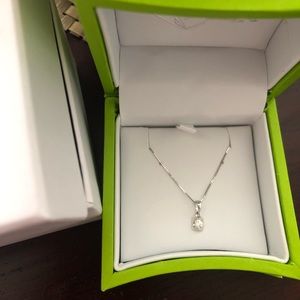 Triangle pendant necklace